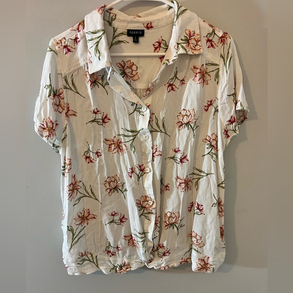 Torrid Floral Button-Up Blouse - White and Pink